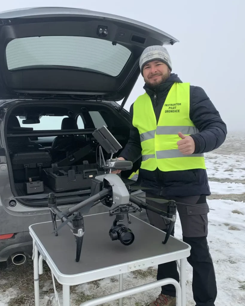 Paweł Zawisza - DRONEACE